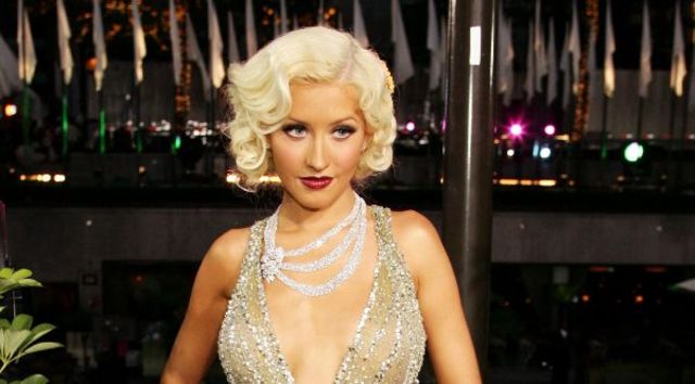 Christina Aguilera lanseaza "Haunted Heart", cantec inclus pe coloana sonora a filmului "Familia Addams".