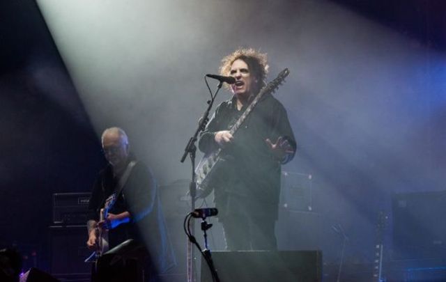 Robert Smith, solistul trupei The Cure, a dezvaluit 3 noi albume
