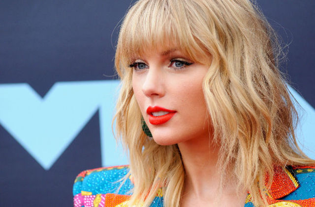 Taylor Swift se lupta cu Scooter Braun pentru piesele ei