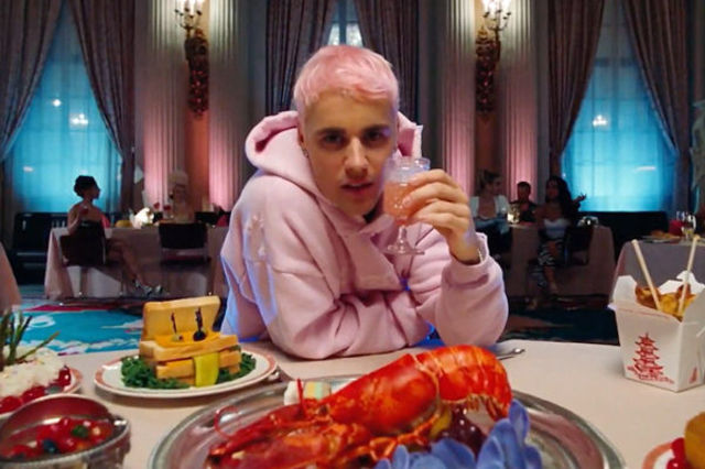 Justin Bieber a lansat clipul "Yummy"