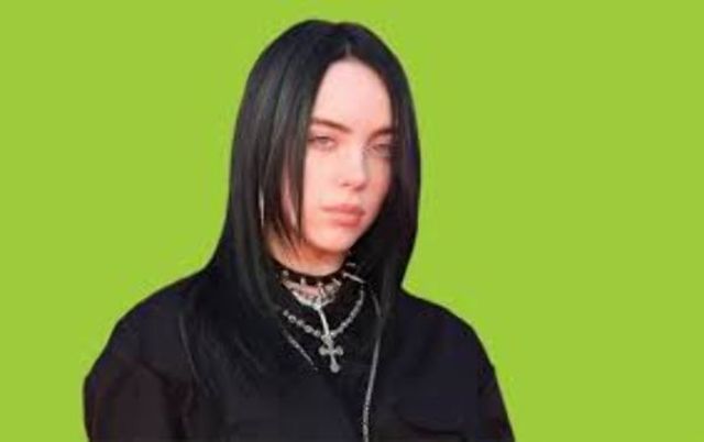 Billie Eilish isi sfatuieste fanii sa cumpere cu moderatie
