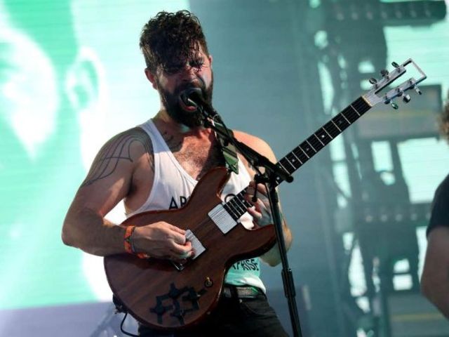 Foals au anuntat doua materiale noi