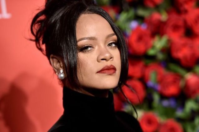 Rihanna doneaza 5 milioane de dolari prin Clara Lionel Foundation pentru lupta impotriva coronavirusului