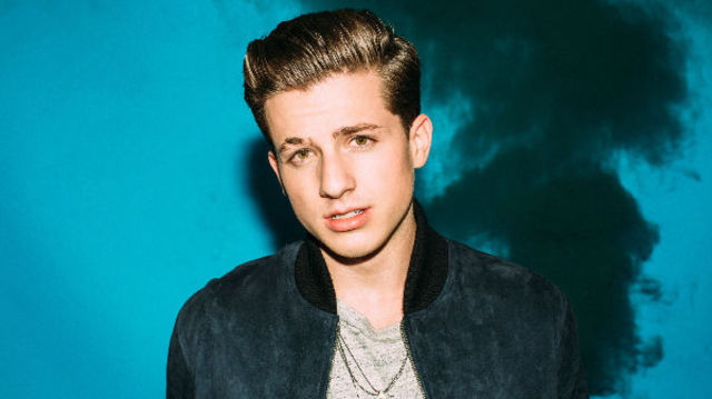 Vezi concertul #TogetherAtHome al lui Charlie Puth