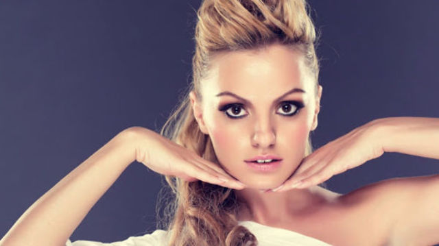 Alexandra Stan a lansat single-ul "Take Me Home"
