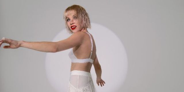 Carly Rae Jepsen lanseaza noul album "Dedicated Side B"