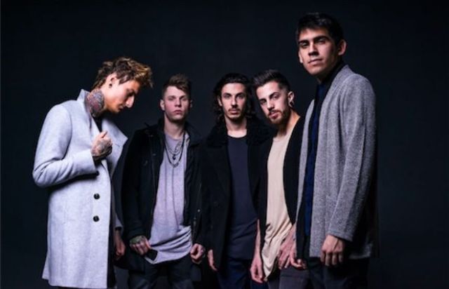 Crown The Empire au lansat videoclipul pentru "Blurry (out of place)"