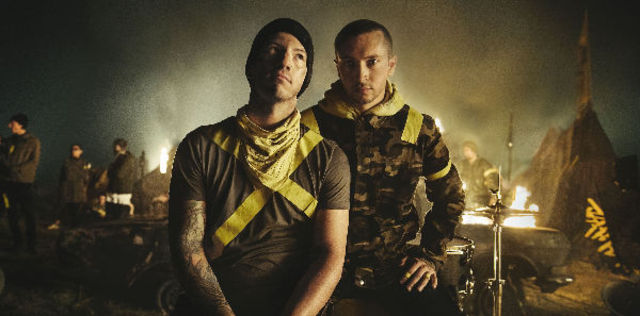 Twenty One Pilots au lansat clipul "Never-Ending Music Video"