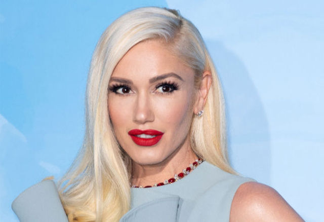 Gwen Stefani isi celebreaza cariera prin videoclipul piesei "Let Me Reintroduce Myself"