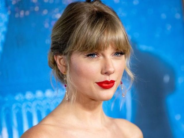 Taylor Swift a lansat doua noi single-uri de pe albumul "Evermore"