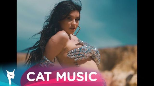 Colaborare hot: Erika Isac si BoyFlow lanseaza "Hips on fire"