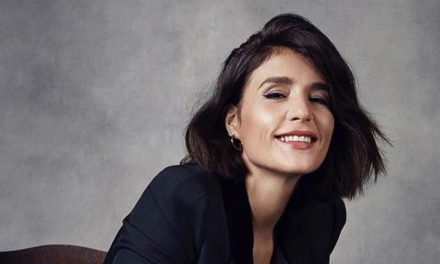 Jessie Ware lanseaza piesa "Hot N' Heavy"