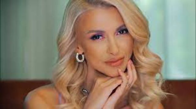 Andreea Balan a lansat albumul 'Soare dupa nori'