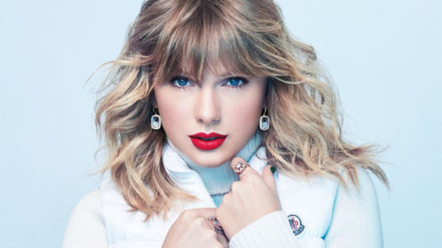 Taylor Swift lanseaza albumul "Red (Taylor's Version)"