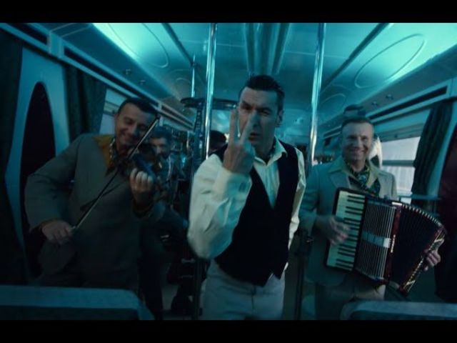   ZDOB SI ZDUB & FRATII ADVAHOV lanseaza melodia si videoclipul 'TRENULETUL'
