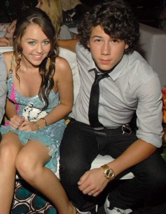 Miley Cyrus si Nick Jonas
