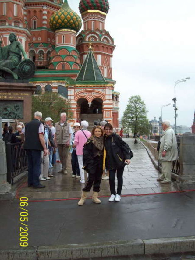 Elena Gheorghe in Piata Rosie