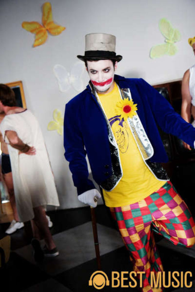 Poze Simplu - Filmare clip Like a puppet