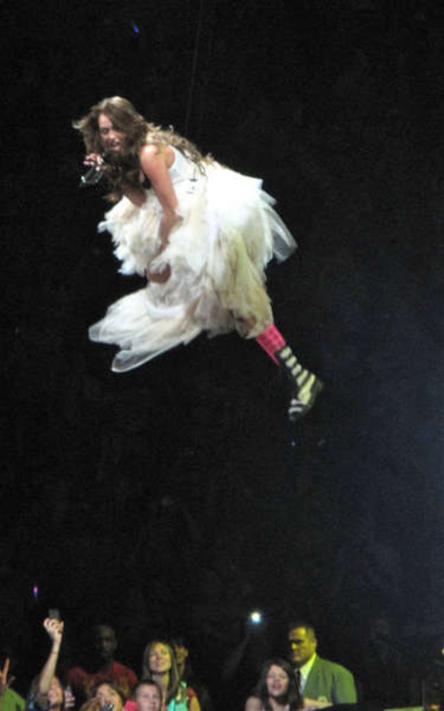 Miley Cyrus poze turneu Wonder World