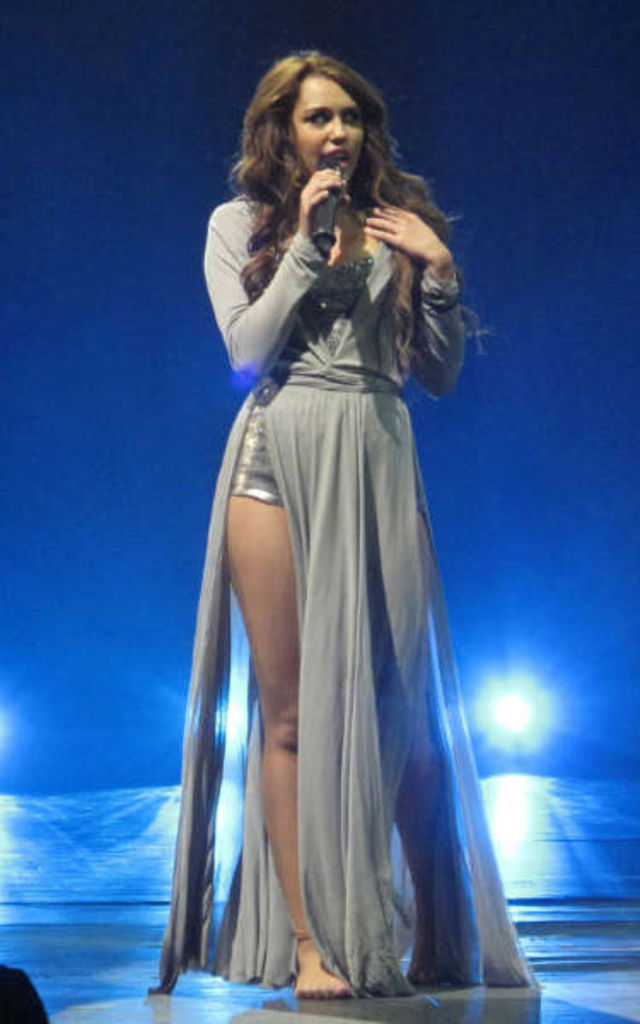 Miley Cyrus poze turneu Wonder World