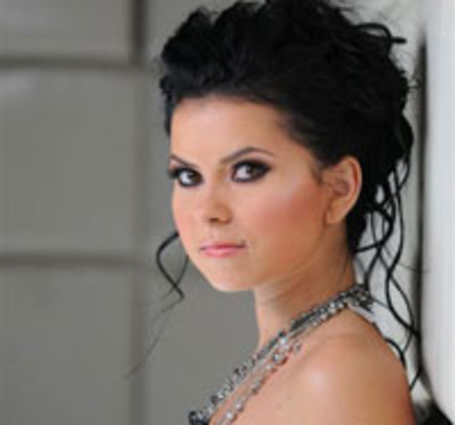 Inna implineste 23 de ani, Kiss FM o sarbatoreste - Inna-implineste-23-de-ani-Kiss-FM-o-sarbatoreste