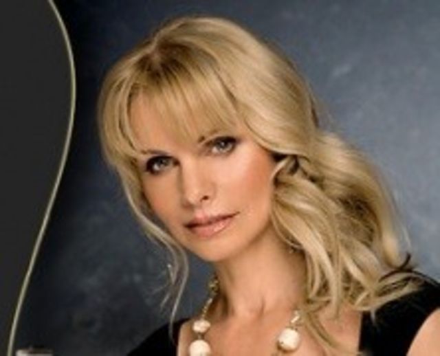 Anastasia Lazariuc lanseaza albumul `Dor de mama`