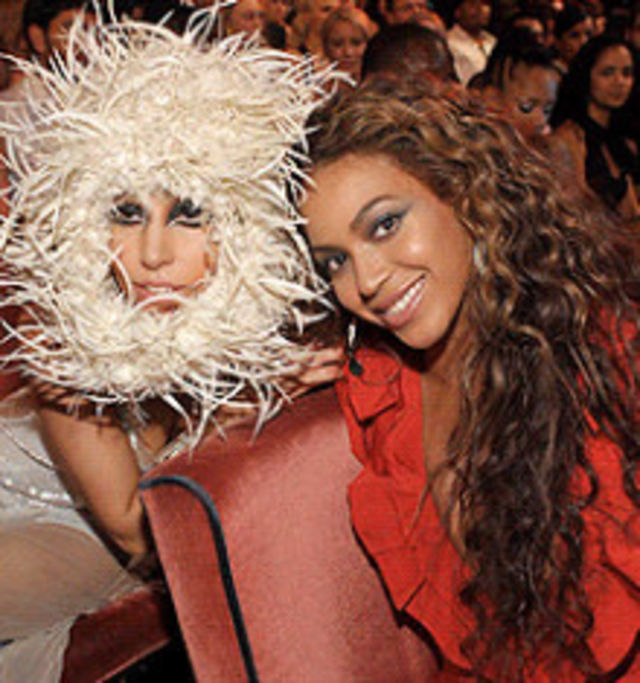 Lady GaGa ft. Beyonce - Telephone (audio)