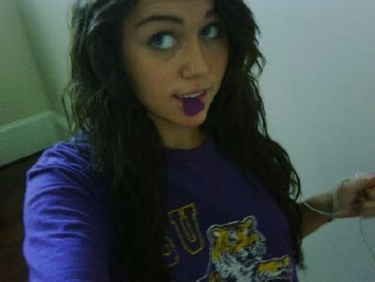 Poze caraghioase cu Miley Cyrus