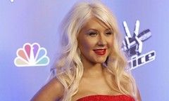 Esti fan Christina Aguilera? Demonstreaza-ne!